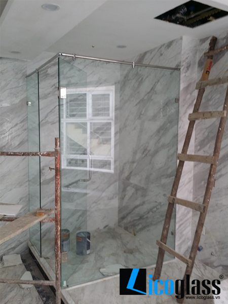 VÁCH TẮM KÍNH CAO CẤP TẠI HÀ NỘI 