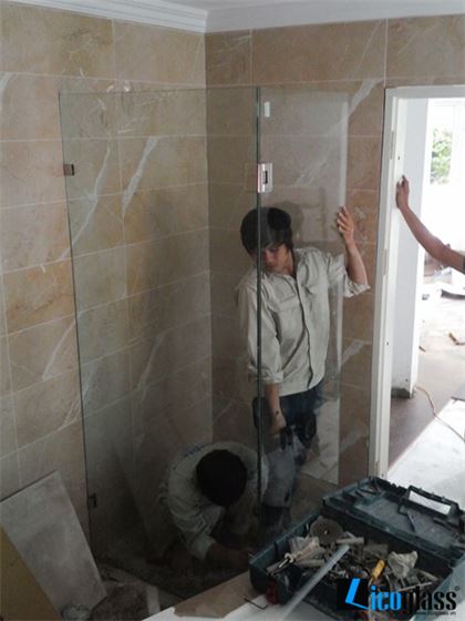 VÁCH TẮM KÍNH 2312C ANH VIỄN 