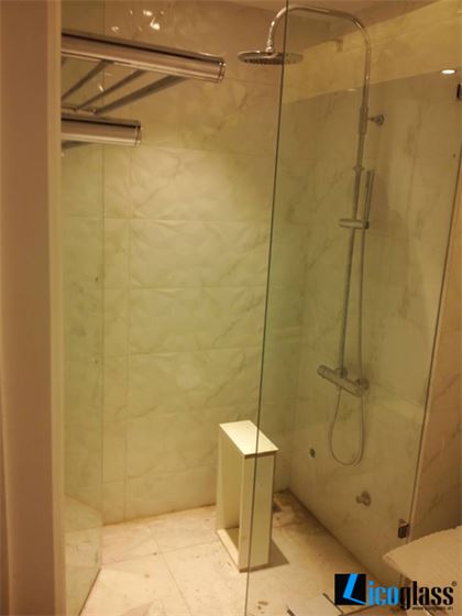 VÁCH TẮM KÍNH 2311C GOLDENLAND